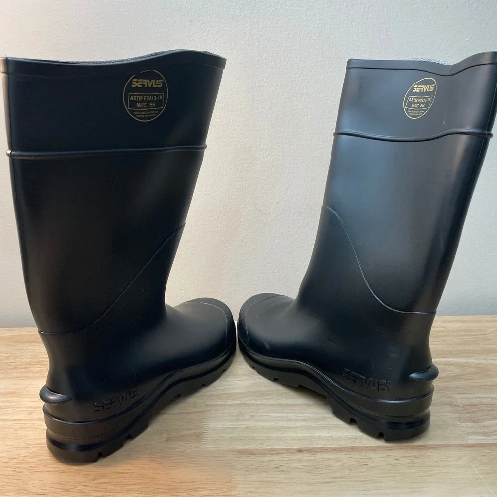 Servus Mens Black‎ Rubber Steel Toe Work Boots Size 8 USA  NWOT